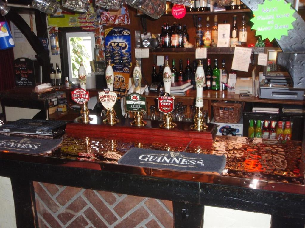 Mucky Duck Inn Horsham Zewnętrze zdjęcie